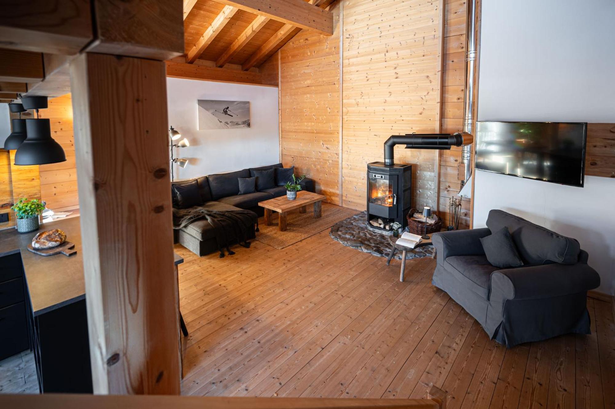 Apartment Aura *